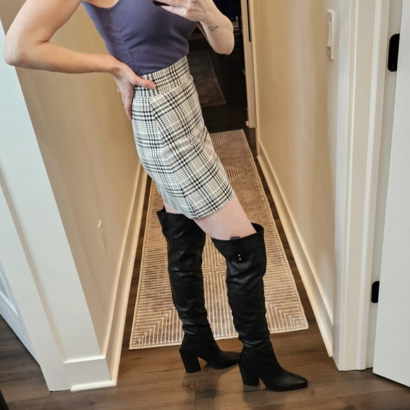 Theory Plaid Mini Skirt - SIZE 0 - Picture 4 of 13